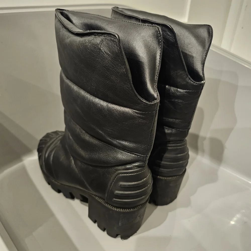 SCHUTZ Black Winter Boots